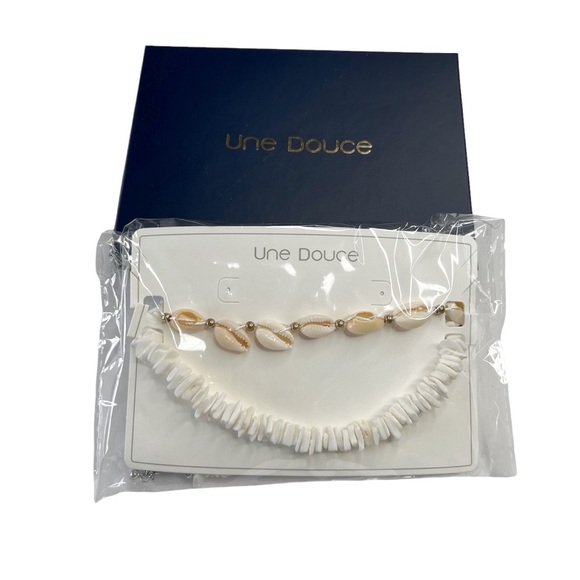 New In Box 2 in 1 Puka Chip & Cowrie Shell Necklaces - Picture 1 of 6